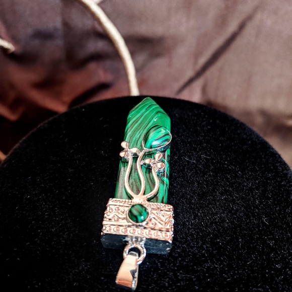 Malachite and Silver Pendant - Picture 2 of 5